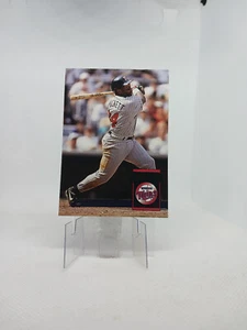 1994 Donruss #343 Kirby Puckett Minnesota Twins Baseball Card - Picture 1 of 1