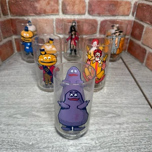 Vintage 1977 Complete Set of 6 McDonalds Collector Series Glasses. - Picture 1 of 5
