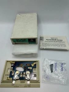 White-Rodgers Division 7946B1 S23-1 Heating Cooling Sub-Base for 7851B1, 7851C4 - Picture 1 of 4