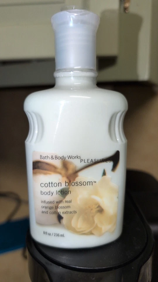 Loción corporal Bath & Body Works Cotton Blossom Pleasures - ¡NUEVA SELLADA! Foto 1 de 4
