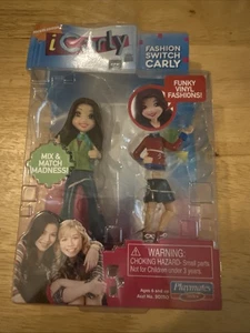2009 Nickelodeon ~ iCarly ~ Fashion Switch Carly w/ Funky Vinyl Fashions New - Picture 1 of 10