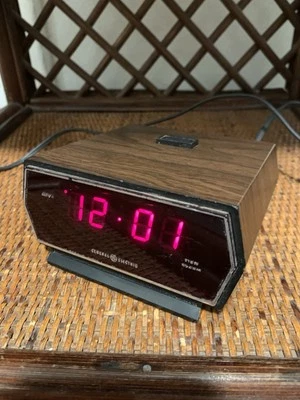 Vintage GE Digital Alarm Clock (Model 8143-5) Woodgrain WORKS General Electric - Image 1 of 4