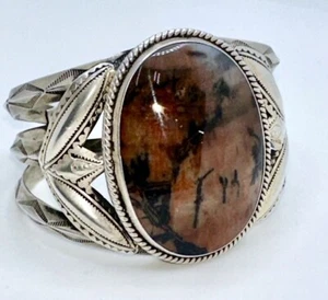 FAVOLOSO BRACCIALE VINTAGE NAVAJO INDIANO ARGENTO GIGANTE SCENOGRAFICO LEGNO PIETRIFICATO - Foto 1 di 16