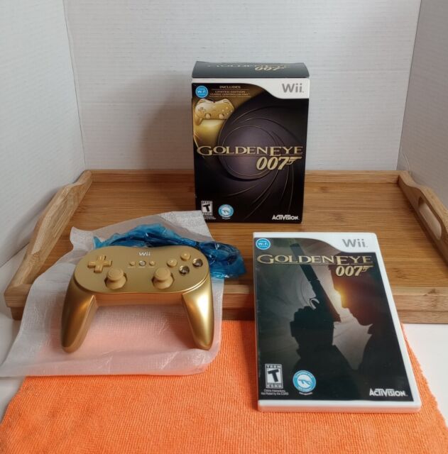 Activision James Bond 007: Golden Eye & Gold Controller (Wii