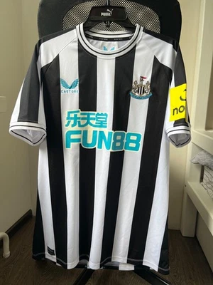 NEWCASTLE UNITED HOME 2022 - 2023 SOCCER JERSEY FOOTBALL SHIRT CASTORE sz XL - Image 1 of 4