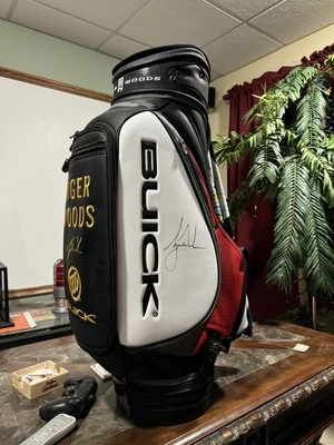 Tiger Woods Golf Staff Bag BUICK TIGER SLAM Bag Signed by Tiger Woods Masters - Image 1 of 4
