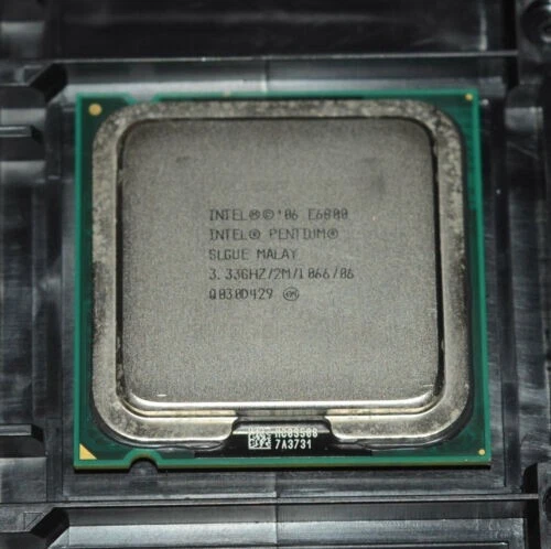 Intel Pentium Dual Core E6800 CPU Processor 3.33 GHz 2M 1066 MHz LGA775 SLGUE - Image 1 of 3