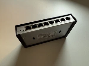 Support mural pour commutateur Zyxel GS1200-8 8 ports - Photo 1/5