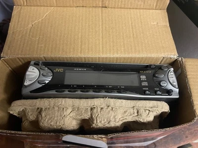 autoradio CD DVD  PRATICAMENTE NUOVA USATA UNA SETTIMANA - Immagine 1 di 4