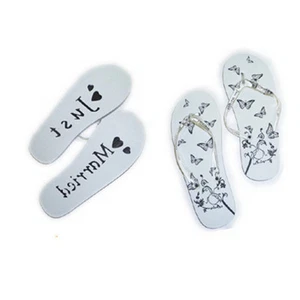 Strandsandale,Zehentrenner "Just Married-Schmetterling" weiß/schw.,Flitterwochen - Bild 1 von 3