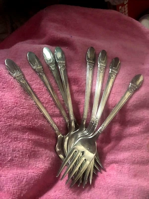 8 tenedores de ensalada First Love 1847 Rogers de colección cubiertos plateados Art Deco ornamentados Foto 1 de 3