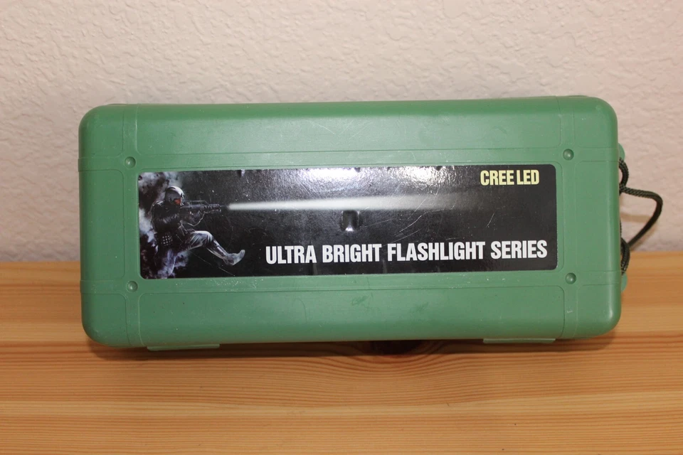 Cree Led Ultra Bright Flashlight Series PRE-OWNED                           1.2# - Image 1 of 4