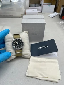 Reloj para hombre Seiko 5 deportivo automático con correa de nailon caqui esfera negra SRPG35 - Imagen 1 de 10