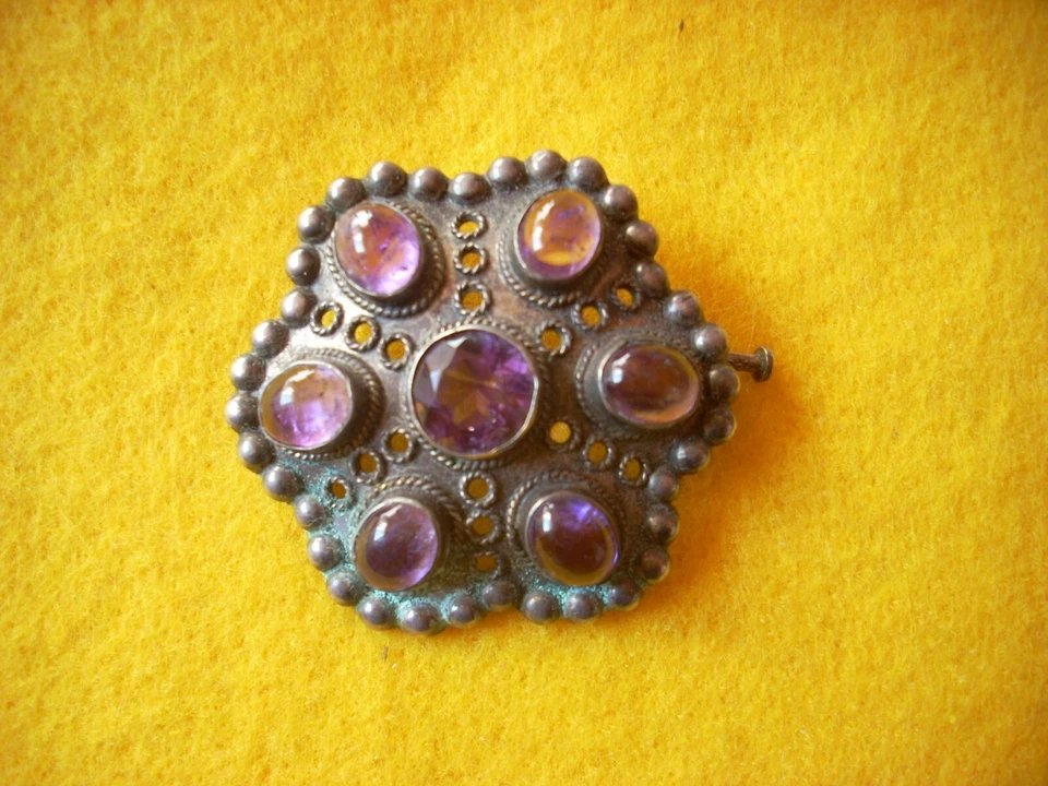 ANTICA SPILLA IN ARGENTO CON AMETISTE* - Immagine 1 di 1