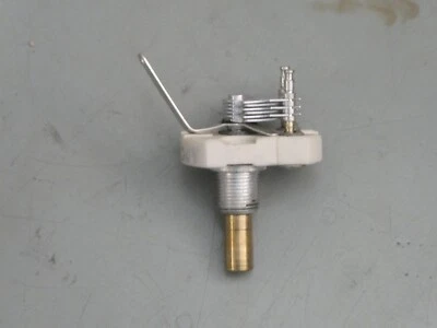 condensador variable aire 5-30pF 1kV pico 3/8 pulgadas buje con eje de 1/4 pulgada Foto 1 de 4