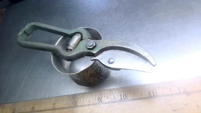 Década de 1930? Tesouras de jardim antigas vintage antigas pintadas de aço fundido EUA 6" - Imagem 1 de 4