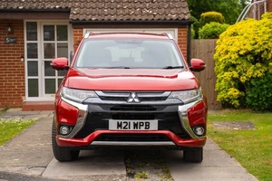Mitsubishi Outlander Phev 4H 4WD PHEV 2017 - Picture 1 of 16