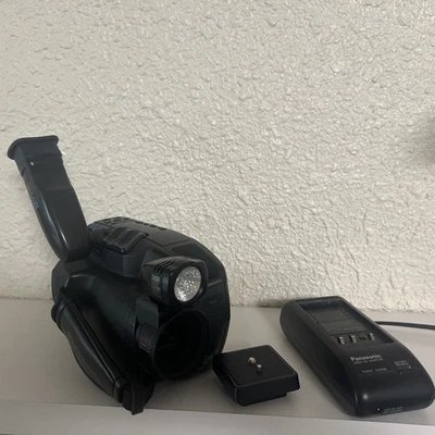 Panasonic Palmcorder IQ PV-IQ504 VIDEO CAMCORDER  & access. WORKING - Image 1 of 4