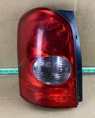 Luz trasera izquierda del lado del conductor Mazda MPV 2002-2003 L12051160B fabricante de equipos originales Foto 1 de 4