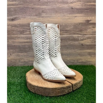 Nine West Women - Size 8.5M - White Waffle Boots Style Valencia  - Image 1 of 4