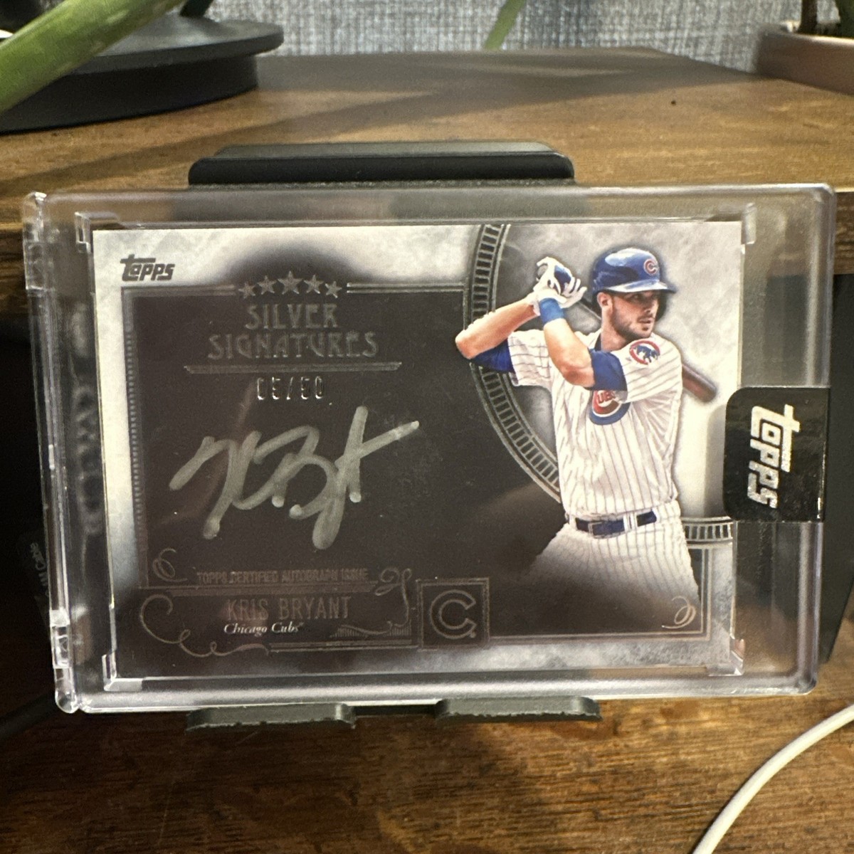 Kris Bryant Autographed Baseball Sports Trading Cards