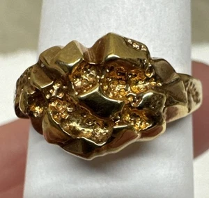 Vintage Nugget Top Ring Gold Tone Metal Size 8 Slim Band Womens Marked Korea - Picture 1 of 8