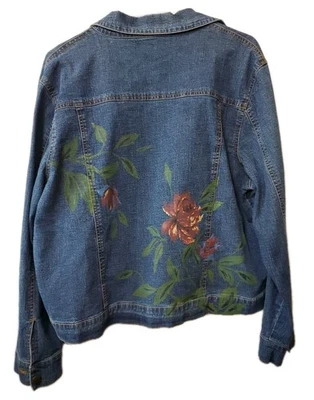 Chaqueta de mezclilla elástica Kate Landry estampado de rosas rojas única lavado oscuro talla XL Foto 1 de 4