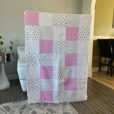 🌟Colcha pequeña Cath Kids London🌟100 % algodón 52x37 pulgadas rosa blanco flor lunares Foto 1 de 4