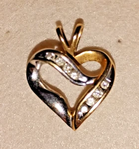 Anhänger Diamant 10 Karat Gold Herzform insgesamt 8 Diamanten - Bild 1 von 9