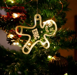 Niedlicher Weihnachtsbaum Ornament Dekorationen - Lebkuchen Mann - personalisieren - Bild 1 von 3