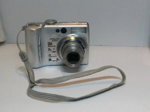 Nikon Coolpix 5900 Digital Camera 5.1MP 2-SD Cards Charger 2-Batteries UserGuide - Picture 1 of 14