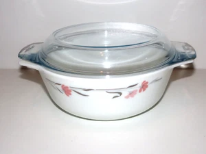 Pyrex Silverleaf casserole dish with lid, new, damage free, 8" dia, approx 1L - Picture 1 of 13