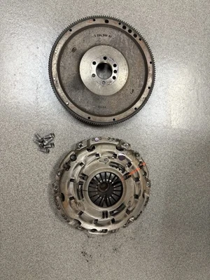 2006 CHEVROLET CORVETTE Z06 LS7 7.0L C6 OEM 6 VELOCIDADES EMBREAGEM N VOLANTE ASSY - Imagem 1 de 4