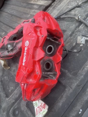 Pinzas de freno delanteras Honda Civic Type R 2017-2021 FK8 CTR K20C1 OEM BREMBO Foto 1 de 4