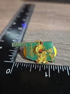 ⭐OKLAHOMA FOE Native American Dancing Souvenir Hat TRAVEL Pin Z9 - Picture 1 of 2