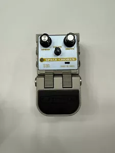 Line 6 Tone Core Space Chorus Vibrato Stereo Effektpedal für Gitarre - Bild 1 von 6