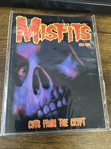 Calcomanía adhesiva The Misfits Cuts From The Crypt 3,75"x5" con licencia oficial - Imagen 1 de 1