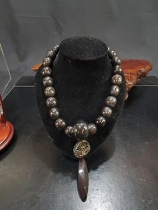 Collar con cuentas de cuerno de búfalo de agua africano de alta costura hecho a mano vintage  - Imagen 1 de 10