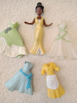 Disney Princesa Tiana Muñeca 4" con 5 Elásticos Silicona Tipo Vestidos y Rana Monedero Foto 1 de 4