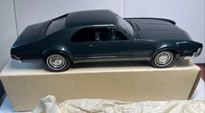 1967 Olds Toronado Emerald Green Hard Top Dealer PROMO MODEL 1/25 OVP - Bild 1 von 6