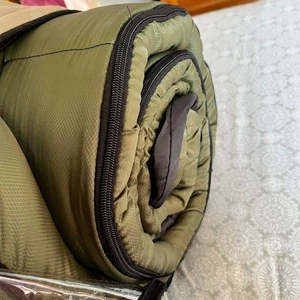 Saco de dormir Ozark Trail adulto rectangular 33x77 verde oliva fibra de poliéster - Imagen 1 de 12