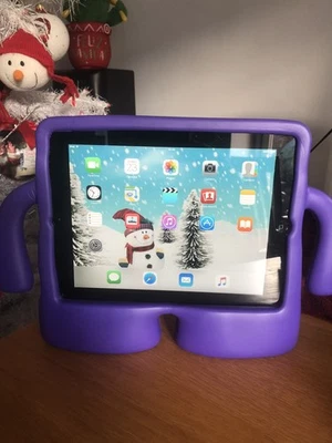 Apple iPad 2 9.7in 16GB Wi-Fi Tablet - Black - Image 1 of 4