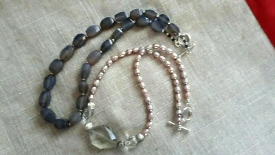 Juego de dos collares de piedras mixtas Foto 1 de 4