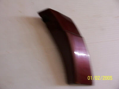 1998 CONTINENTAL RIGHT REAR DOOR POST FENDER DOGLEG TRIM MOLDING OEM USED RED - Image 1 of 4