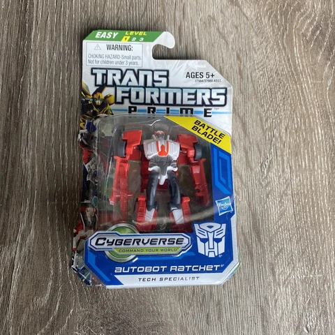 Transformers Prime Cyberverse Autobot  Ratchet Figure Tech Battle Blade Series 2 Cover