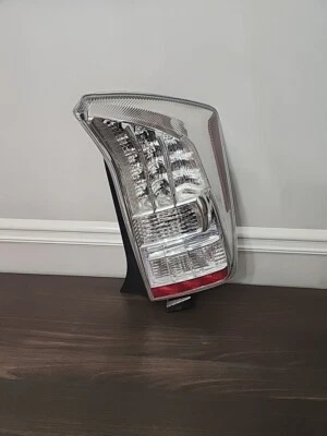 Toyota Prius 2010 2011 luz trasera derecha pasajero luz trasera LED Capa Foto 1 de 4