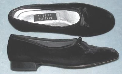 Pisos de ballet de terciopelo negro con arco 8,5 M STUART WEITZMAN Foto 1 de 4