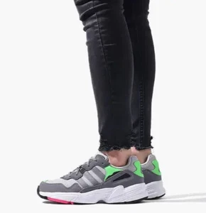 NEW Girls adidas Yung-96 J Size 7Y Grey/Green/Pink/White Sneakers Originals Boys - Picture 1 of 4