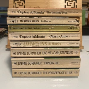 Lot of 8 Daphne Du Maurier Vintage Paperbacks Gothic and Mystery 60’s 70’s - Picture 1 of 19