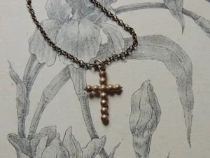 Ancien collier Pendentif Croix en métal doré - Chrétien religion - vintage - Picture 1 of 2